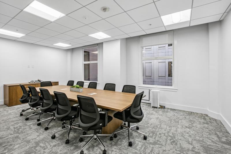 616 - 369 Pine Photo #4