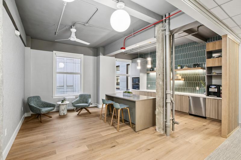 618 - 369 Pine Photo #3